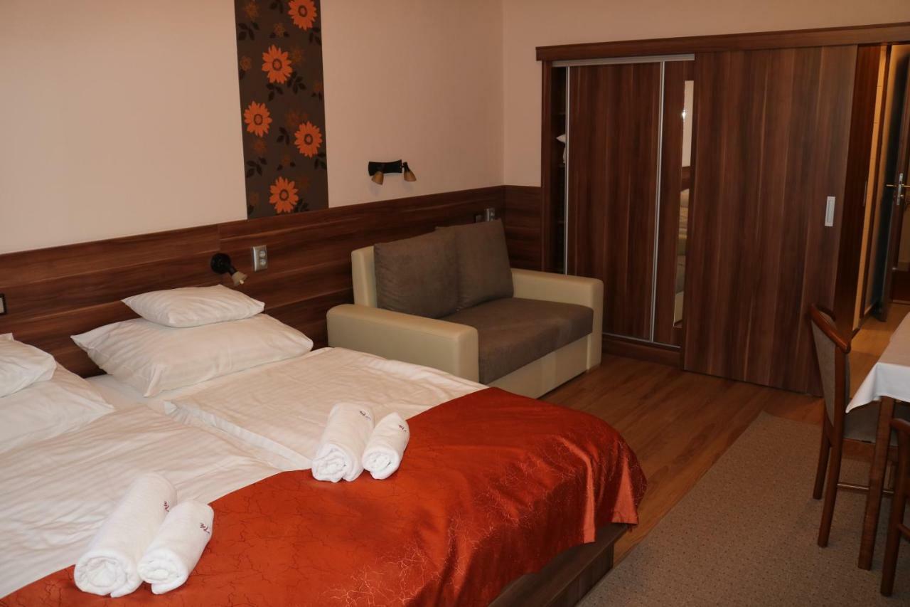 Apartman Hotel Buk Exterior foto
