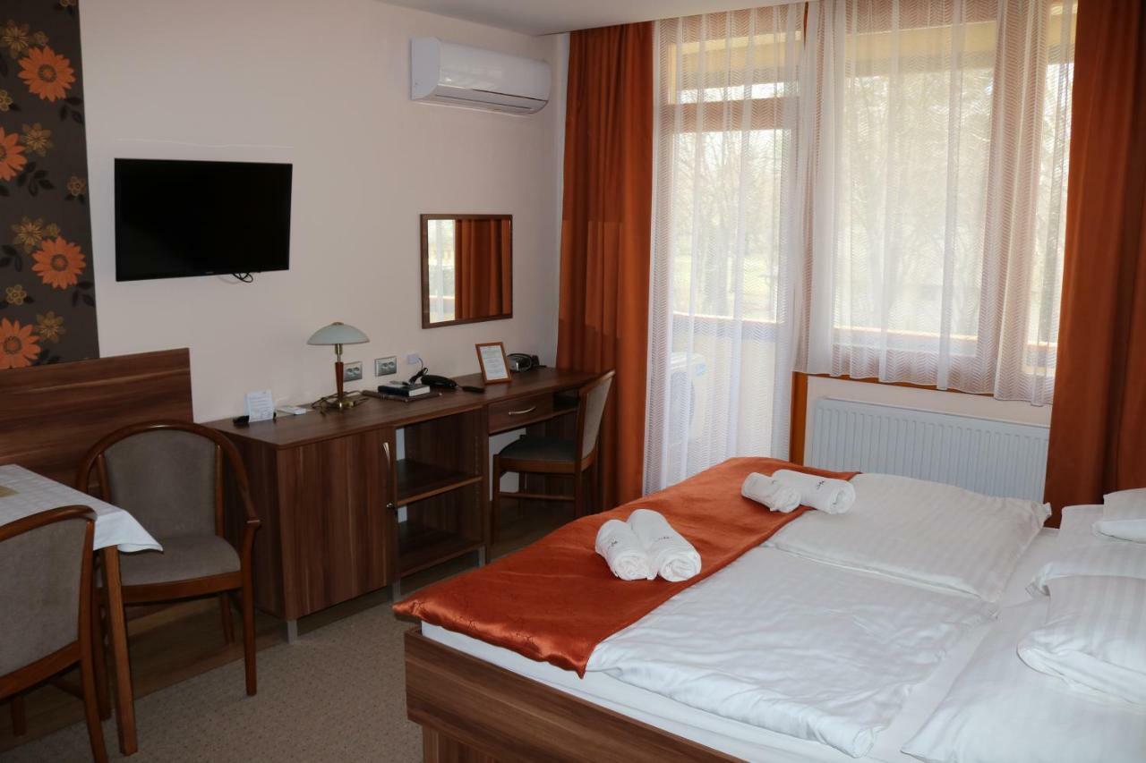 Apartman Hotel Buk Exterior foto
